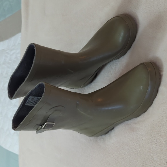 Khaki Women's Rain Boots Size 10 - Picture 3 of 8